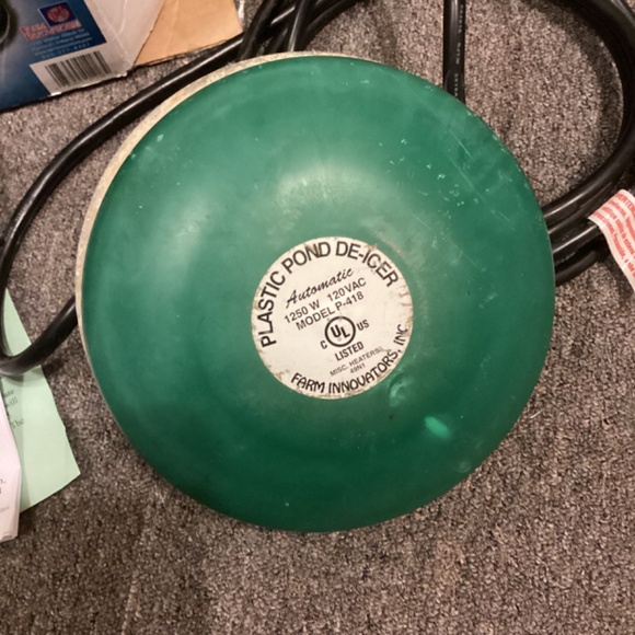 The Farm Innovators Ice Chaser Premium Cast Aluminum Floating Pond De-Icer - Picture 3 of 5